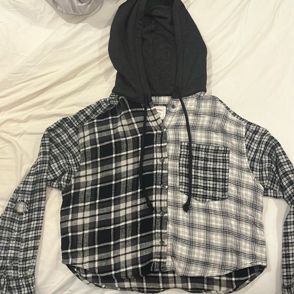 American Eagle size small cropped hooded flannel